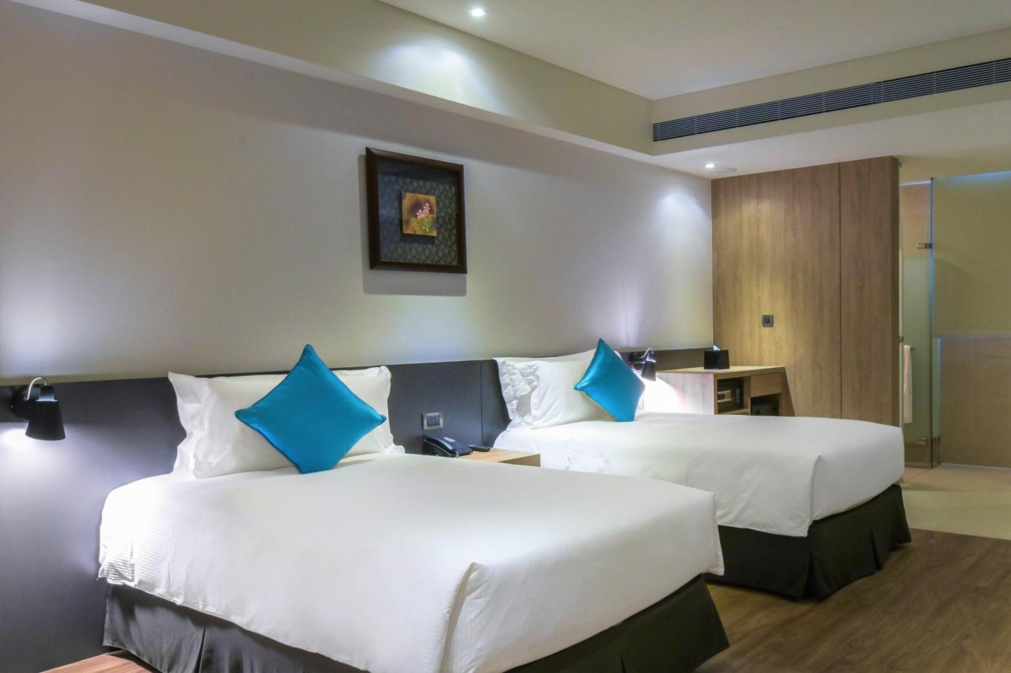 Just Sleep Kaohsiung Station Hotel Exterior photo
