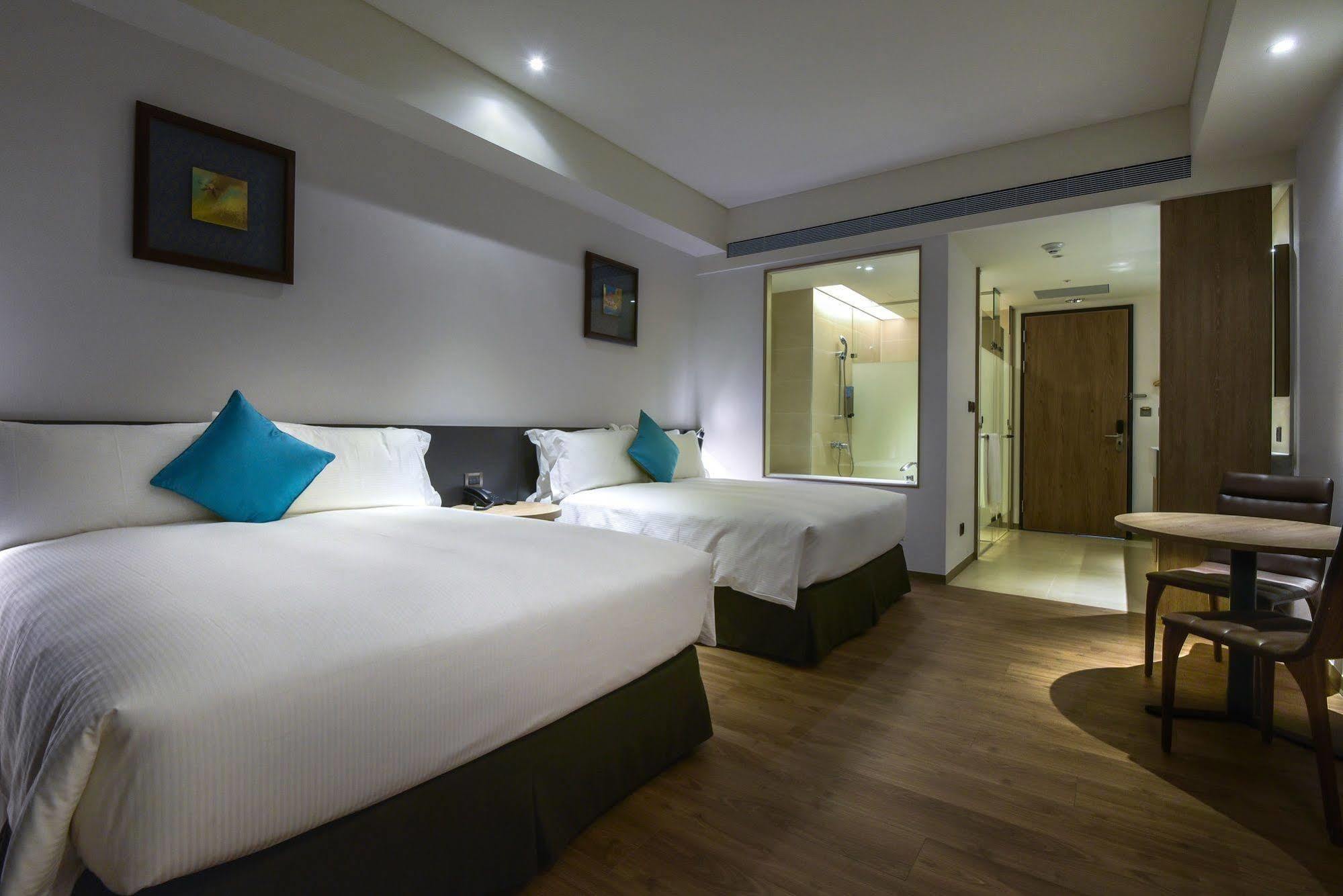 Just Sleep Kaohsiung Station Hotel Exterior photo
